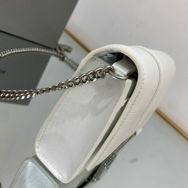 8QT82490
